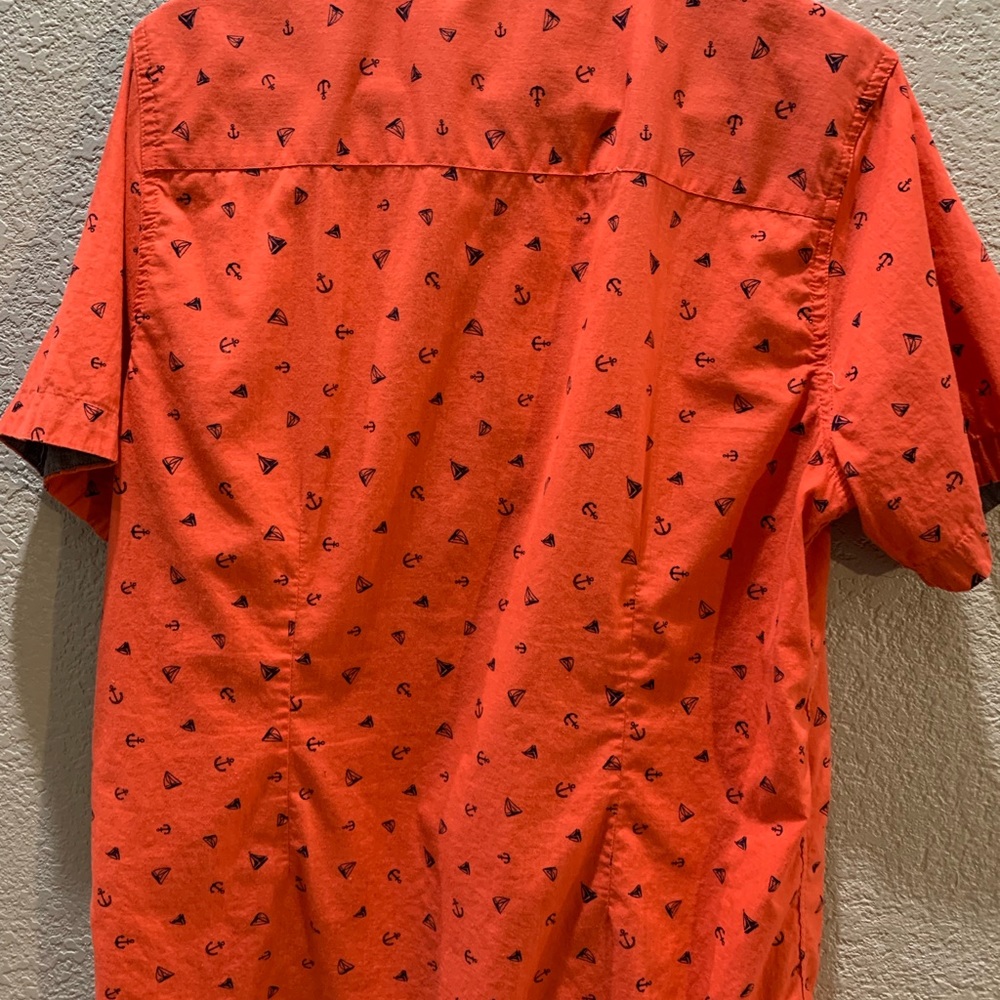 Button up - Picture 2 of 3
